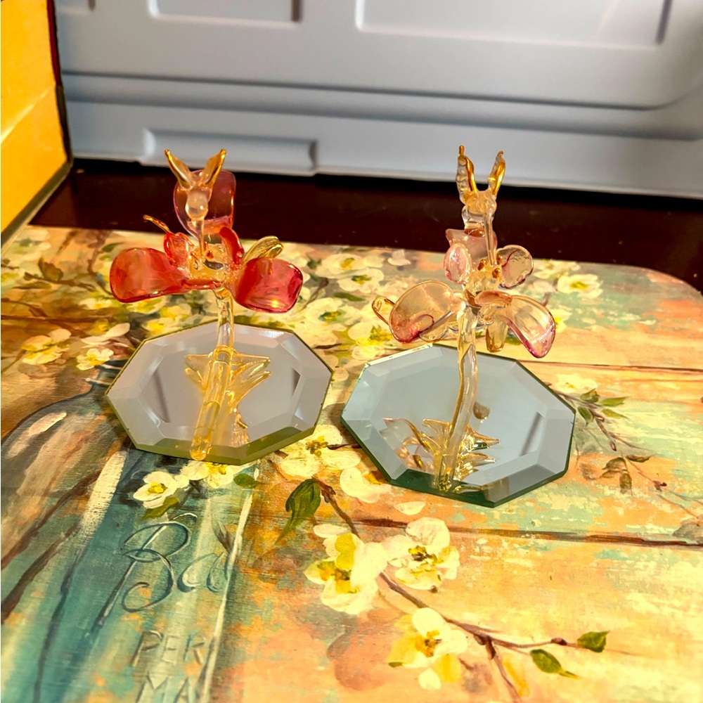 Set of 2 Glass Hummingbirds getting Nectar